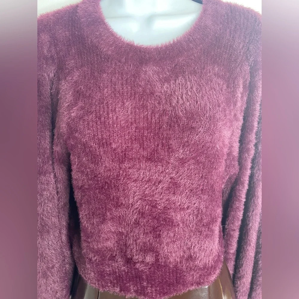 ALTAR’D STATE NWT M Plush Burgundy Cropped Sweater